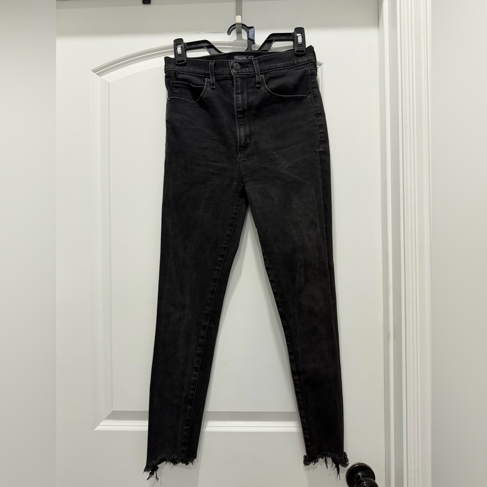 Abercrombie Size 4 Black Skinny Frayed Jeans